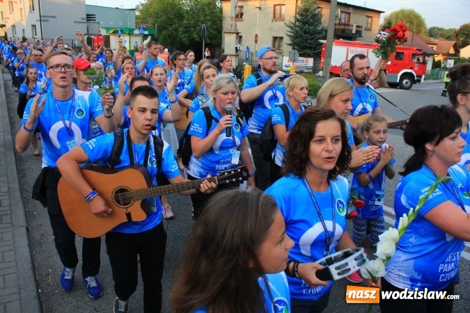 Zdjęcie w galerii na portalu naszwodzislaw.com: Pielgrzymi szczęśliwie wrócili do domów wiadomości z regionu