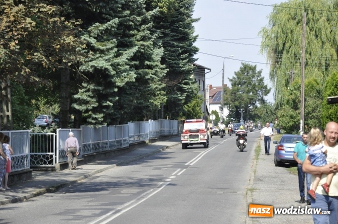Zdjęcie w galerii na portalu naszwodzislaw.com: Odpustowa parada motocyklistów w Pogrzebieniu wiadomości z regionu