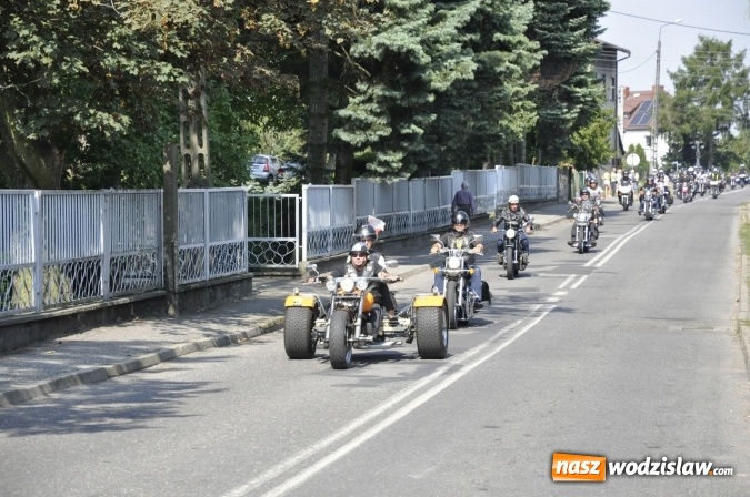 Zdjęcie w galerii na portalu naszwodzislaw.com: Odpustowa parada motocyklistów w Pogrzebieniu wiadomości z regionu