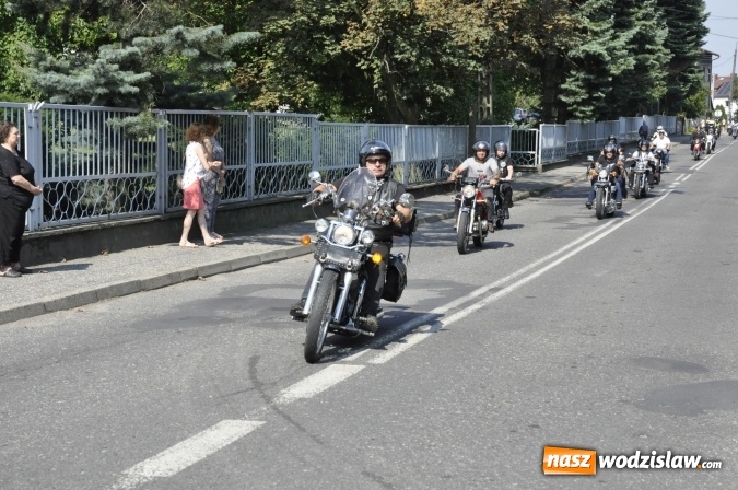 Zdjęcie w galerii na portalu naszwodzislaw.com: Odpustowa parada motocyklistów w Pogrzebieniu wiadomości z regionu