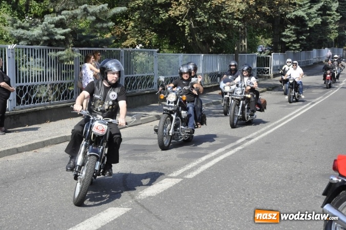 Zdjęcie w galerii na portalu naszwodzislaw.com: Odpustowa parada motocyklistów w Pogrzebieniu wiadomości z regionu