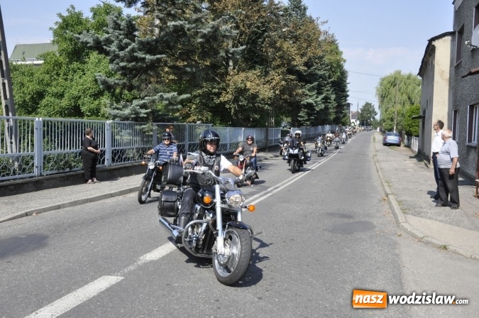 Zdjęcie w galerii na portalu naszwodzislaw.com: Odpustowa parada motocyklistów w Pogrzebieniu wiadomości z regionu