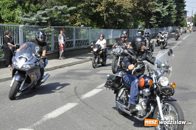 Zdjęcie w galerii na portalu naszwodzislaw.com: Odpustowa parada motocyklistów w Pogrzebieniu wiadomości z regionu