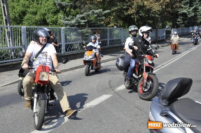 Zdjęcie w galerii na portalu naszwodzislaw.com: Odpustowa parada motocyklistów w Pogrzebieniu wiadomości z regionu