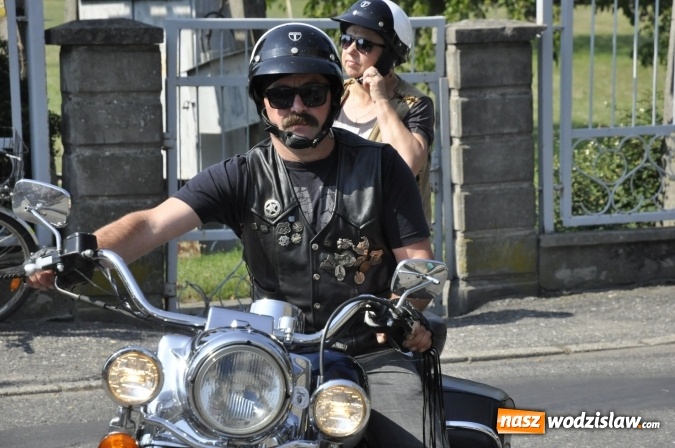 Zdjęcie w galerii na portalu naszwodzislaw.com: Odpustowa parada motocyklistów w Pogrzebieniu wiadomości z regionu