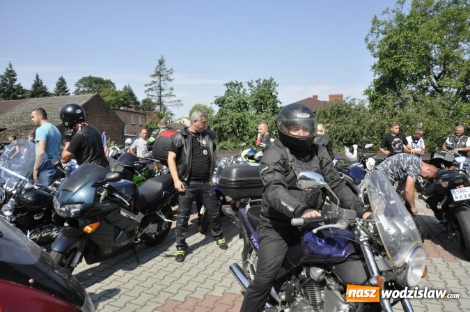 Zdjęcie w galerii na portalu naszwodzislaw.com: Odpustowa parada motocyklistów w Pogrzebieniu wiadomości z regionu
