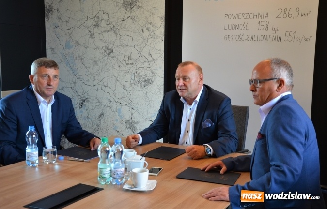 Zdjęcie w galerii na portalu naszwodzislaw.com: Starostwo porozumiało się z gminą Lubomia  wiadomości z regionu