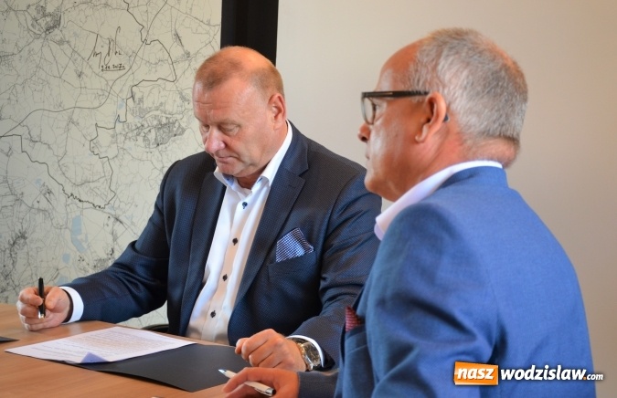Zdjęcie w galerii na portalu naszwodzislaw.com: Starostwo porozumiało się z gminą Lubomia  wiadomości z regionu
