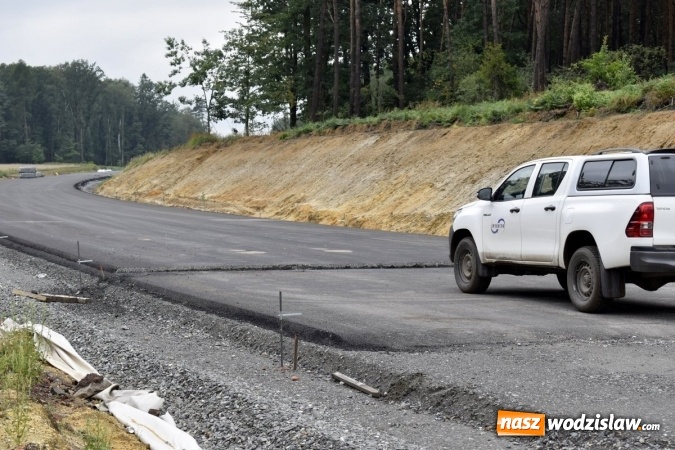 Zdjęcie w galerii na portalu naszwodzislaw.com: Pierwszy kilometr drogi Racibórz-Pszczyna gotowy wiadomości z regionu