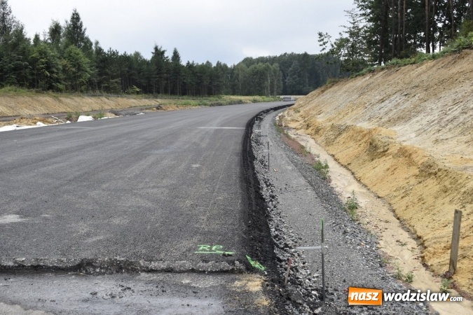 Zdjęcie w galerii na portalu naszwodzislaw.com: Pierwszy kilometr drogi Racibórz-Pszczyna gotowy wiadomości z regionu