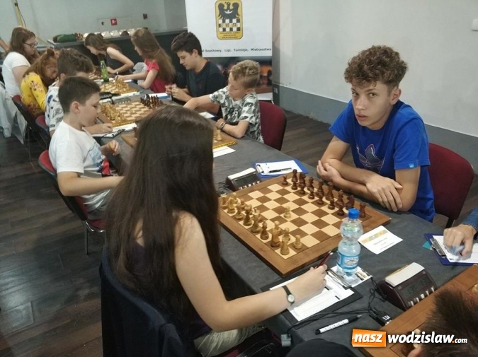 Zdjęcie w galerii na portalu naszwodzislaw.com: Awans szachistów z Rydułtów do Ekstraligi Juniorów wiadomości z regionu