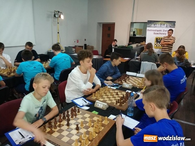 Zdjęcie w galerii na portalu naszwodzislaw.com: Awans szachistów z Rydułtów do Ekstraligi Juniorów wiadomości z regionu