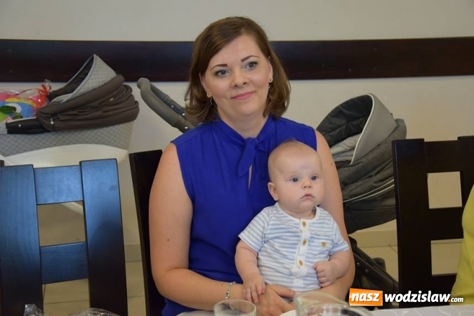 Zdjęcie w galerii na portalu naszwodzislaw.com: Najmłodsi mieszkańcy Gminy Mszana otrzymali drobne upominki  wiadomości z regionu