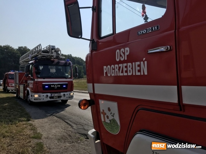 Zdjęcie w galerii na portalu naszwodzislaw.com: Pożar forda kugi w Rzuchowie. Od pojazdu zajęła się zabudowa wiadomości z regionu