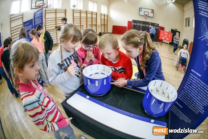 Zdjęcie w galerii na portalu naszwodzislaw.com: Naukobus Kopernika na wyciągnięcie ręki wiadomości z regionu