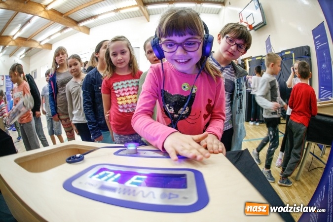 Zdjęcie w galerii na portalu naszwodzislaw.com: Naukobus Kopernika na wyciągnięcie ręki wiadomości z regionu