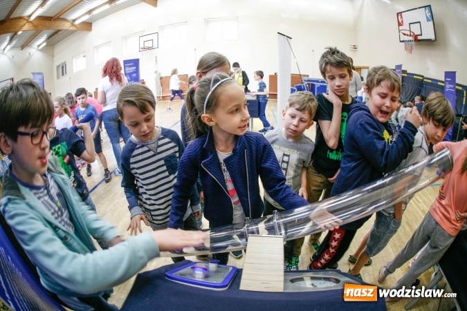 Zdjęcie w galerii na portalu naszwodzislaw.com: Naukobus Kopernika na wyciągnięcie ręki wiadomości z regionu