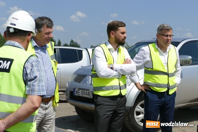 Zdjęcie w galerii na portalu naszwodzislaw.com: Lubomia-Racibórz. Wojewoda wizytował teren budowy zbiornika wiadomości z regionu