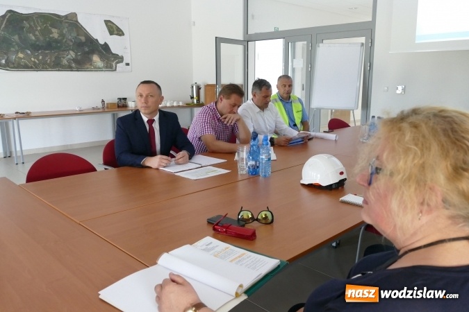 Zdjęcie w galerii na portalu naszwodzislaw.com: Lubomia-Racibórz. Wojewoda wizytował teren budowy zbiornika wiadomości z regionu