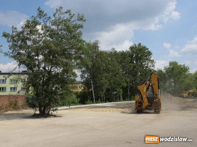 Zdjęcie w galerii na portalu naszwodzislaw.com: Trwają prace na Wilchwach. Pokopalniany teren zamieni się w miejsce rekreacji wiadomości z regionu