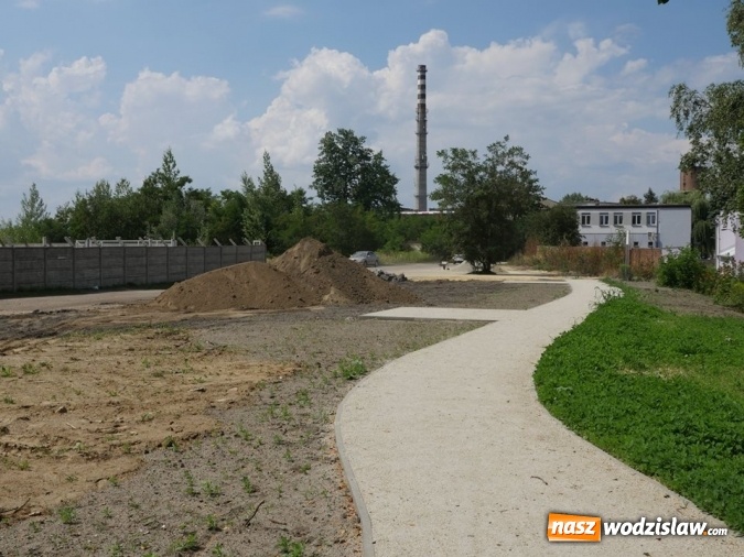 Zdjęcie w galerii na portalu naszwodzislaw.com: Trwają prace na Wilchwach. Pokopalniany teren zamieni się w miejsce rekreacji wiadomości z regionu