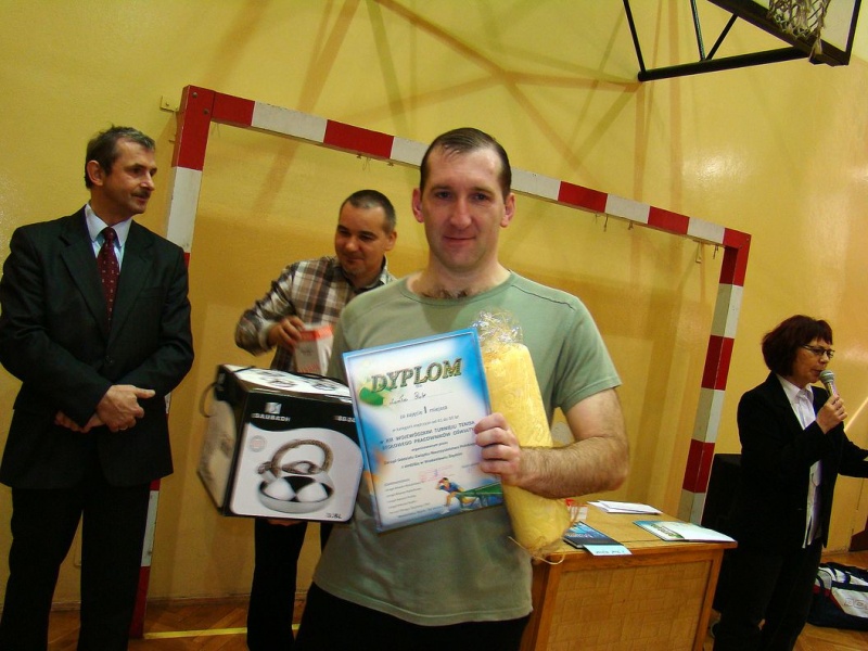 Zdjęcie w galerii na portalu naszwodzislaw.com: Pracownicy oświaty stanęli w szranki wiadomości z regionu