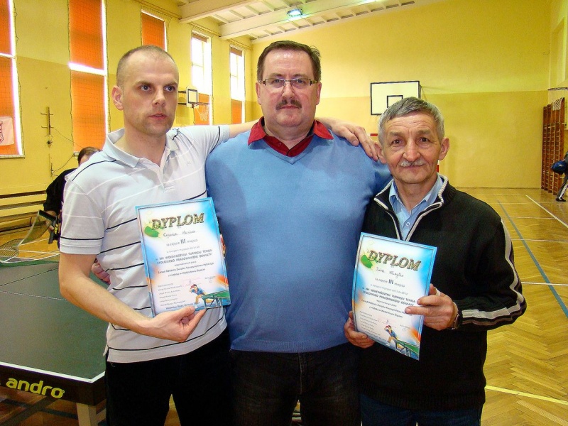 Zdjęcie w galerii na portalu naszwodzislaw.com: Pracownicy oświaty stanęli w szranki wiadomości z regionu