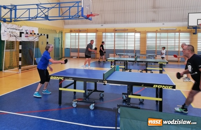 Zdjęcie w galerii na portalu naszwodzislaw.com: Wodzisławianie lubią pogrywać w ping-ponga  wiadomości z regionu
