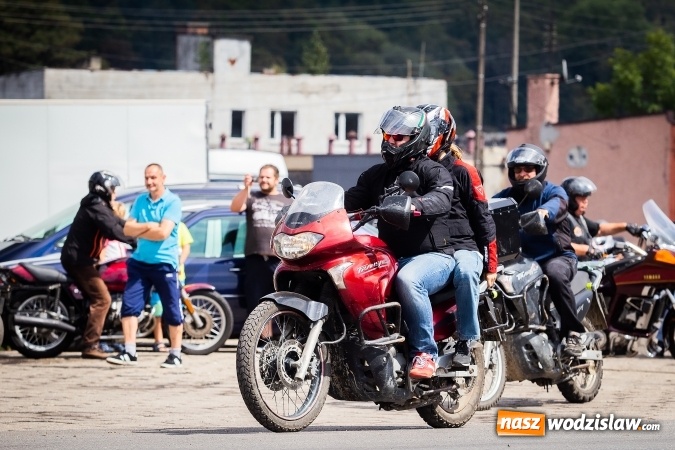 Zdjęcie w galerii na portalu naszwodzislaw.com: Parada ulicami miasta w ramach zlotu motocyklowego w Pszowie wiadomości z regionu
