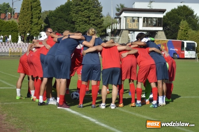 Zdjęcie w galerii na portalu naszwodzislaw.com: Ruszył piłkarski sezon 2018/2019. Patryk Dudziński katem Krzyżanowic wiadomości z regionu