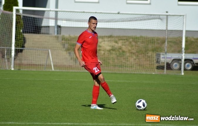 Zdjęcie w galerii na portalu naszwodzislaw.com: Ruszył piłkarski sezon 2018/2019. Patryk Dudziński katem Krzyżanowic wiadomości z regionu