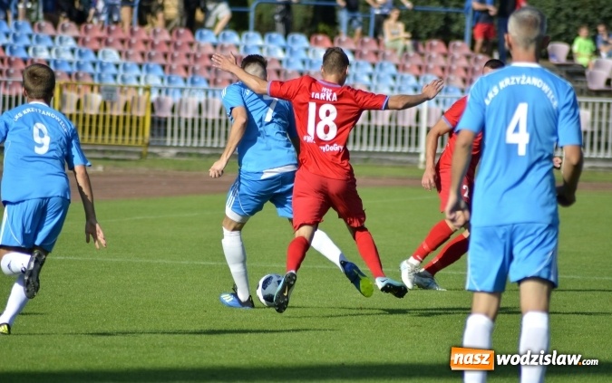 Zdjęcie w galerii na portalu naszwodzislaw.com: Ruszył piłkarski sezon 2018/2019. Patryk Dudziński katem Krzyżanowic wiadomości z regionu