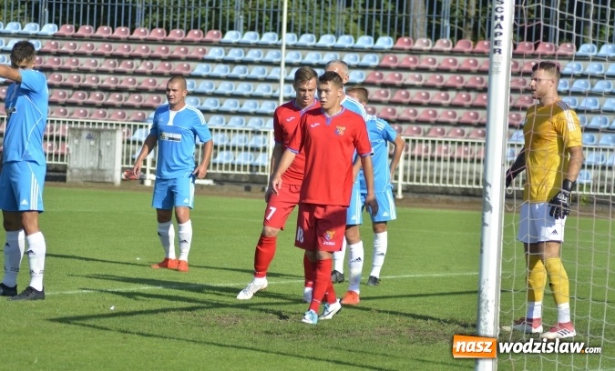 Zdjęcie w galerii na portalu naszwodzislaw.com: Ruszył piłkarski sezon 2018/2019. Patryk Dudziński katem Krzyżanowic wiadomości z regionu