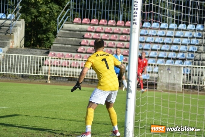 Zdjęcie w galerii na portalu naszwodzislaw.com: Ruszył piłkarski sezon 2018/2019. Patryk Dudziński katem Krzyżanowic wiadomości z regionu