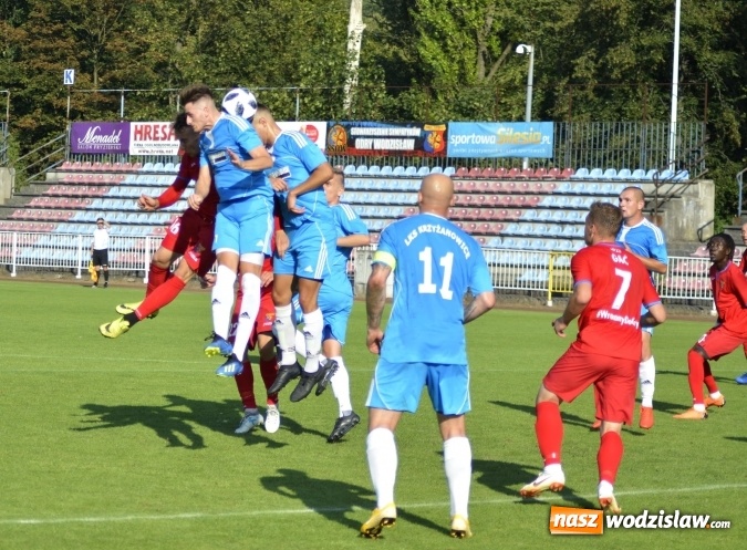 Zdjęcie w galerii na portalu naszwodzislaw.com: Ruszył piłkarski sezon 2018/2019. Patryk Dudziński katem Krzyżanowic wiadomości z regionu