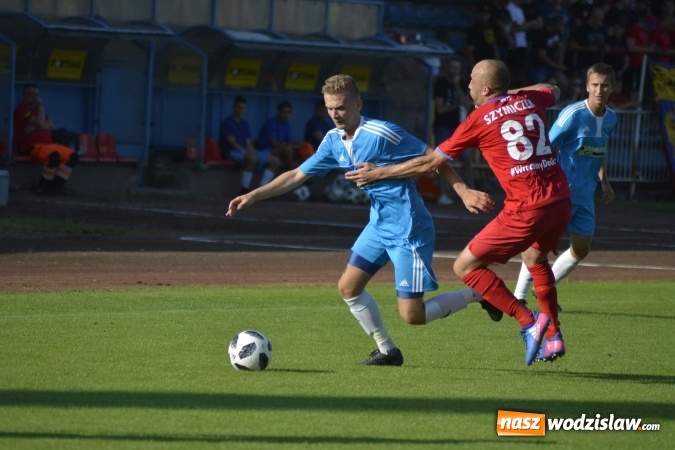 Zdjęcie w galerii na portalu naszwodzislaw.com: Ruszył piłkarski sezon 2018/2019. Patryk Dudziński katem Krzyżanowic wiadomości z regionu