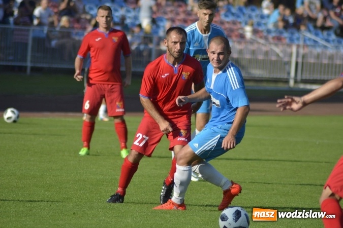 Zdjęcie w galerii na portalu naszwodzislaw.com: Ruszył piłkarski sezon 2018/2019. Patryk Dudziński katem Krzyżanowic wiadomości z regionu