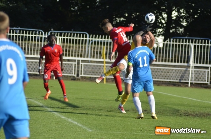 Zdjęcie w galerii na portalu naszwodzislaw.com: Ruszył piłkarski sezon 2018/2019. Patryk Dudziński katem Krzyżanowic wiadomości z regionu