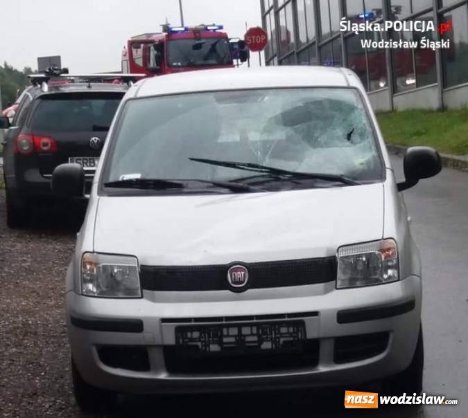 Zdjęcie w galerii na portalu naszwodzislaw.com: Wypadek na Marklowickiej w Wodzisławiu Śląskim. 59-letni rowerzysta trafił do szpitala wiadomości z regionu