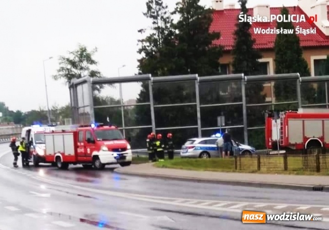 Zdjęcie w galerii na portalu naszwodzislaw.com: Wypadek na Marklowickiej w Wodzisławiu Śląskim. 59-letni rowerzysta trafił do szpitala wiadomości z regionu