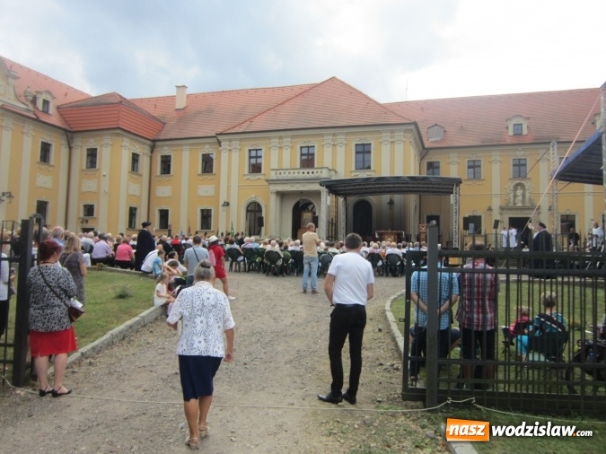 Zdjęcie w galerii na portalu naszwodzislaw.com: Wniebowzięta - taka Maryja jest nam bliska. Metropolia górnośląska pielgrzymowała do Rud wiadomości z regionu