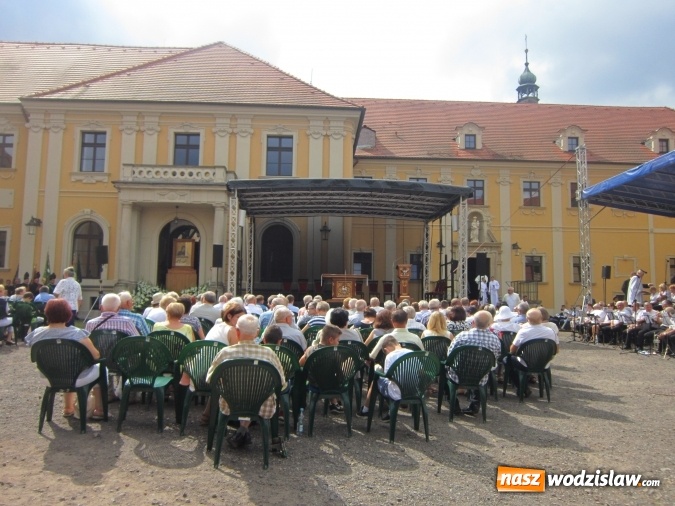 Zdjęcie w galerii na portalu naszwodzislaw.com: Wniebowzięta - taka Maryja jest nam bliska. Metropolia górnośląska pielgrzymowała do Rud wiadomości z regionu
