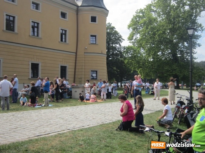 Zdjęcie w galerii na portalu naszwodzislaw.com: Wniebowzięta - taka Maryja jest nam bliska. Metropolia górnośląska pielgrzymowała do Rud wiadomości z regionu