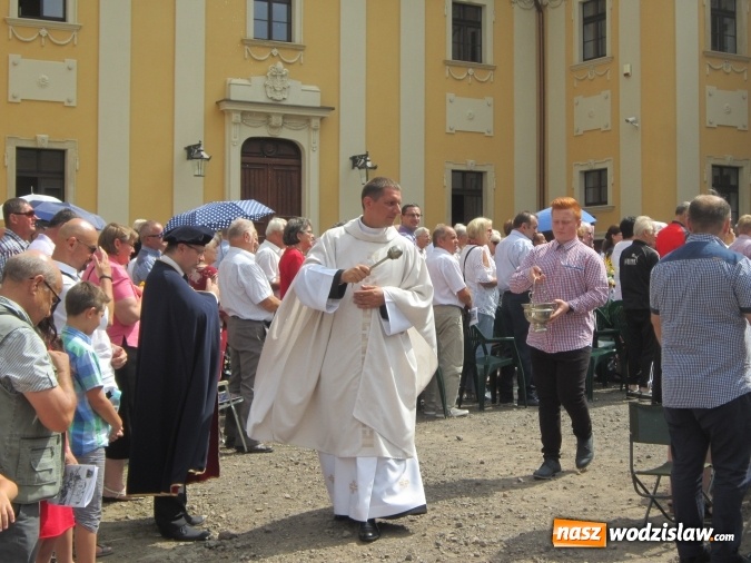 Zdjęcie w galerii na portalu naszwodzislaw.com: Wniebowzięta - taka Maryja jest nam bliska. Metropolia górnośląska pielgrzymowała do Rud wiadomości z regionu