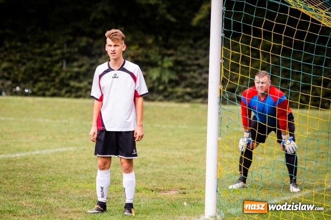 Zdjęcie w galerii na portalu naszwodzislaw.com: B klasa. Bełsznicki Rozwój lepszy od Ocic wiadomości z regionu