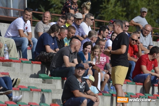 Zdjęcie w galerii na portalu naszwodzislaw.com: Hanzel ze Stanikiem nie dali szans Czyżowicom wiadomości z regionu