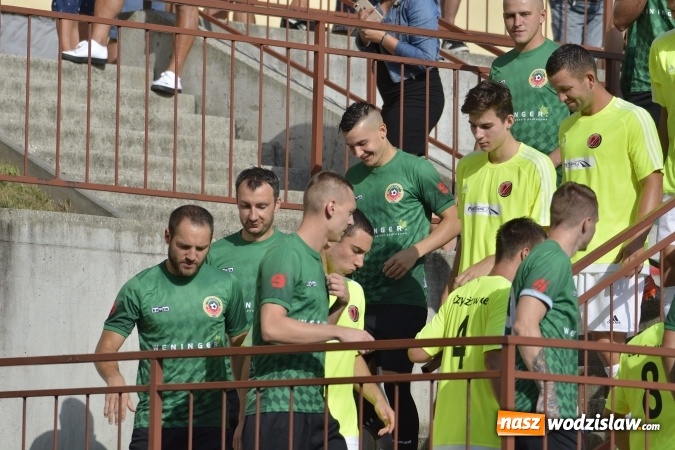 Zdjęcie w galerii na portalu naszwodzislaw.com: Hanzel ze Stanikiem nie dali szans Czyżowicom wiadomości z regionu