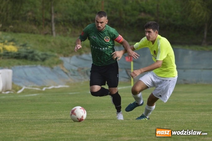 Zdjęcie w galerii na portalu naszwodzislaw.com: Hanzel ze Stanikiem nie dali szans Czyżowicom wiadomości z regionu