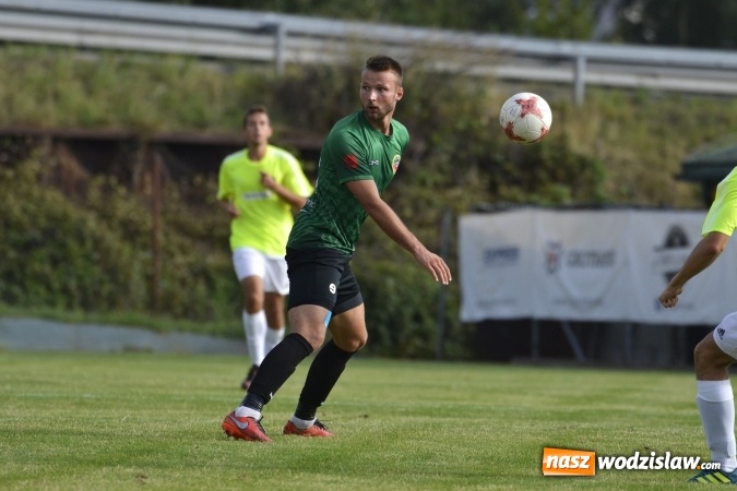 Zdjęcie w galerii na portalu naszwodzislaw.com: Hanzel ze Stanikiem nie dali szans Czyżowicom wiadomości z regionu