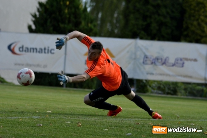 Zdjęcie w galerii na portalu naszwodzislaw.com: Hanzel ze Stanikiem nie dali szans Czyżowicom wiadomości z regionu